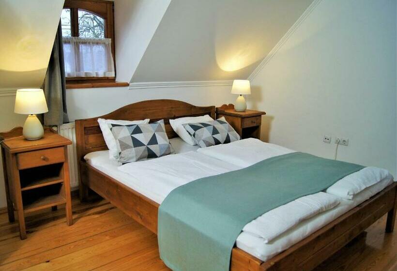 غرفة قياسية, Rácz Fogadó