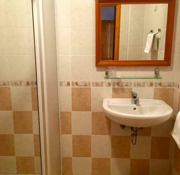 غرفة قياسية, Rácz Fogadó