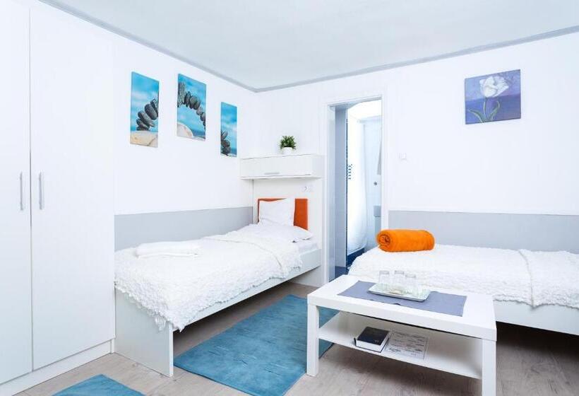 스탠다드 트리플 룸, Szivárvány Panzió