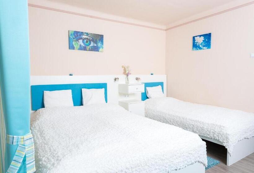 스탠다드 트리플 룸, Szivárvány Panzió