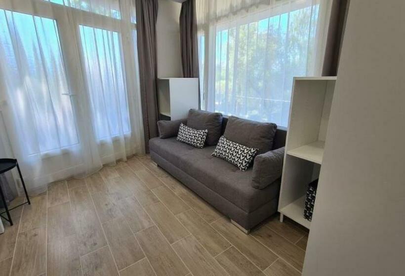 Family Suite, Xendala Panzió