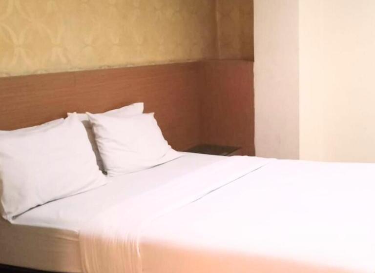 Номер Deluxe, Capital Hotel Makassar