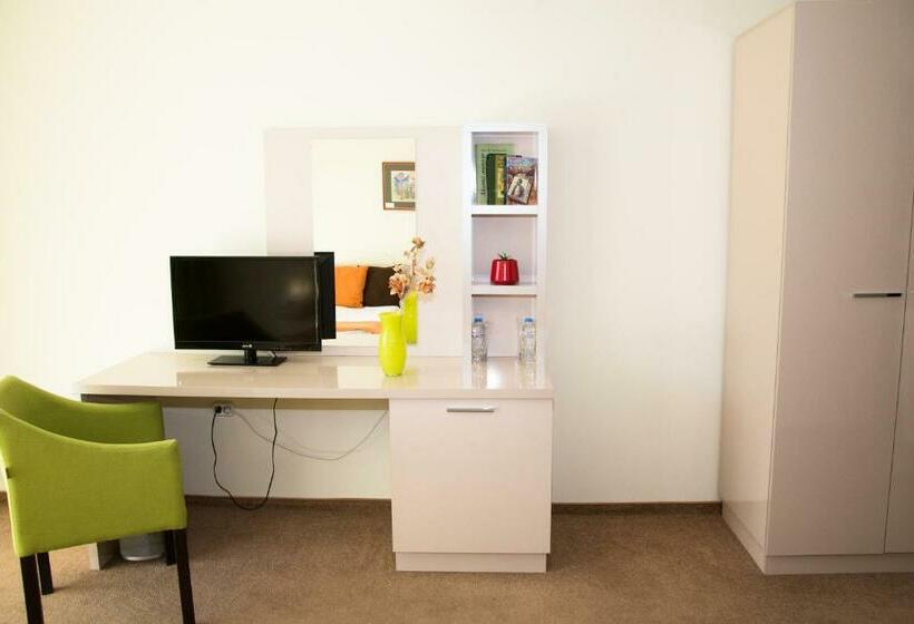 Номер Стандарт, Clinic Dr. Gechevi