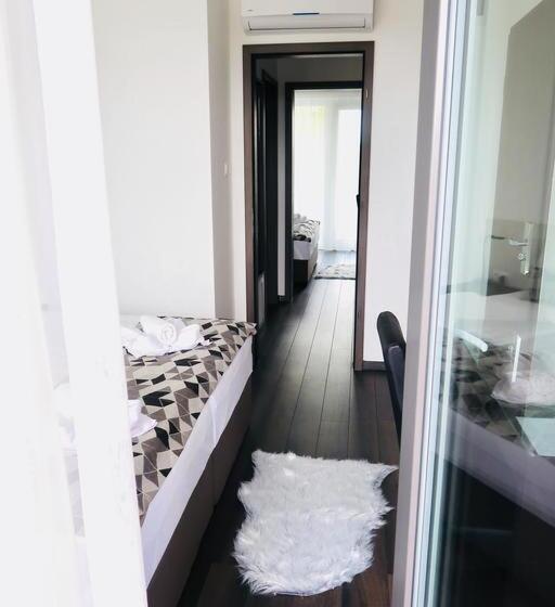 발코니가 있는 4인용 스탠다드 룸, Csopak Resort & Lake