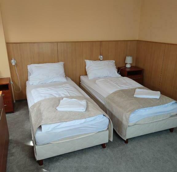 جناح غرفتين نوم, D