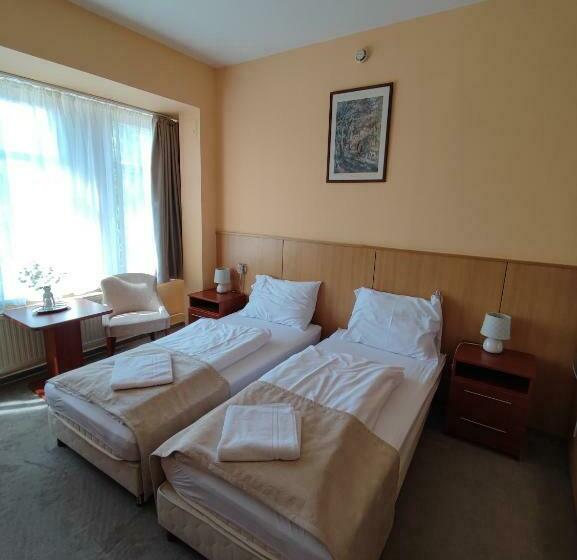 جناح غرفتين نوم, D