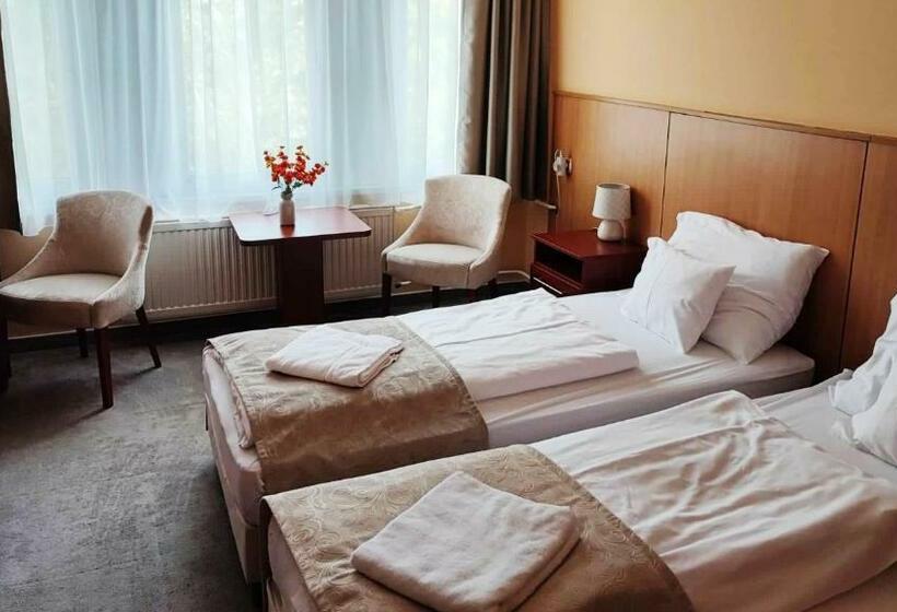 جناح غرفتين نوم, D