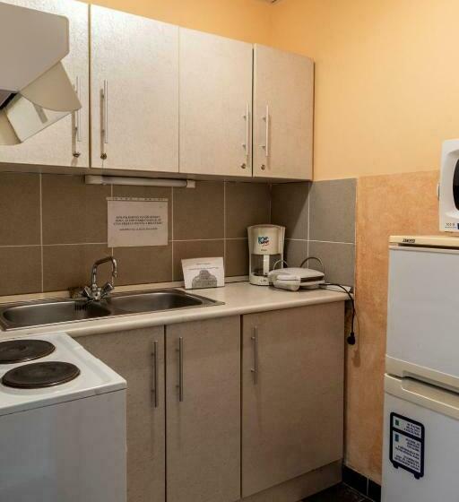 جناح غرفتين نوم, D