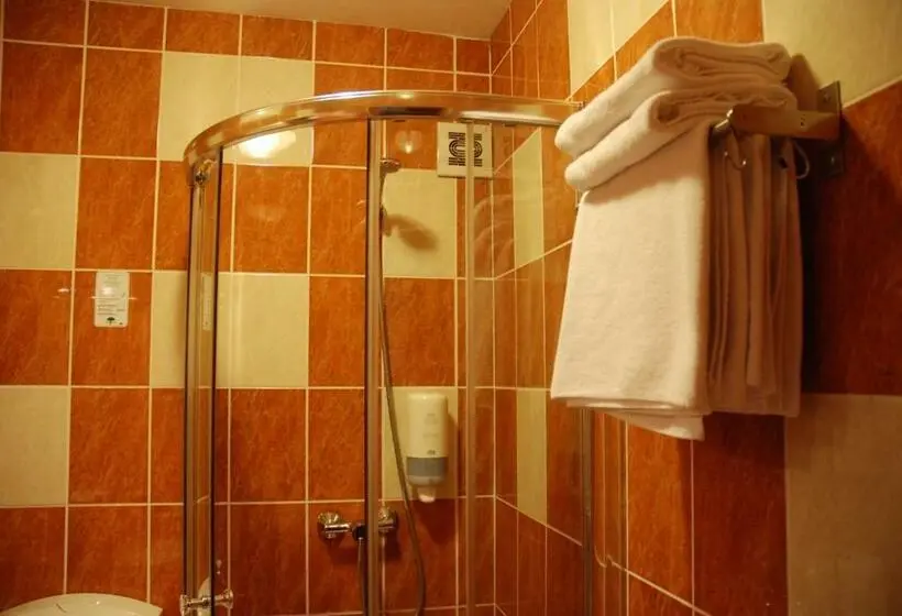 3-Bett-Standardzimmer, König