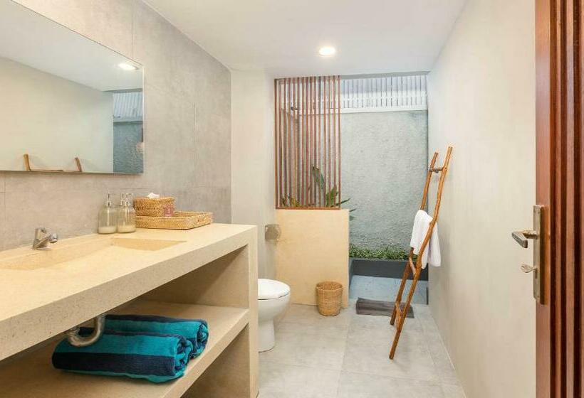 ویلای 2 خوابه, Villa Bau Nyale