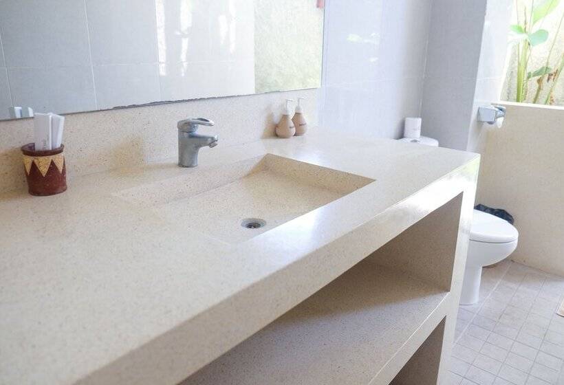 ویلای 2 خوابه, Villa Bau Nyale