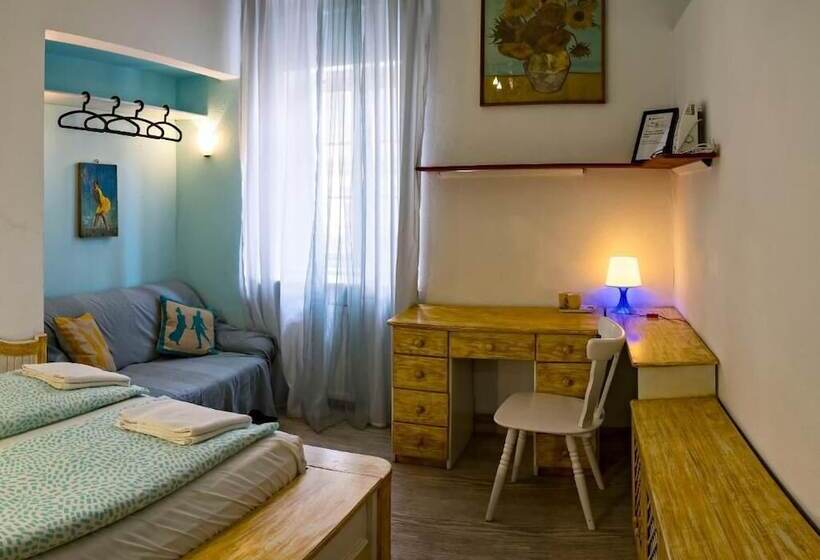 Номер Стандарт Совместная Ванная, Santico Art Hotel And Hostel