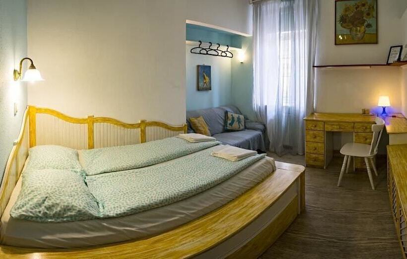 Номер Стандарт Совместная Ванная, Santico Art Hotel And Hostel