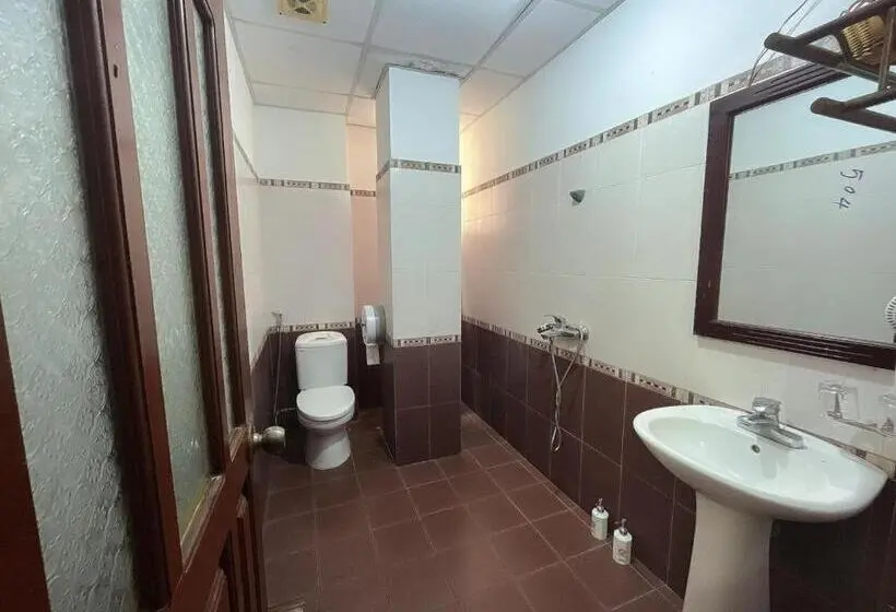 اتاق لوکس, Nam Sơn