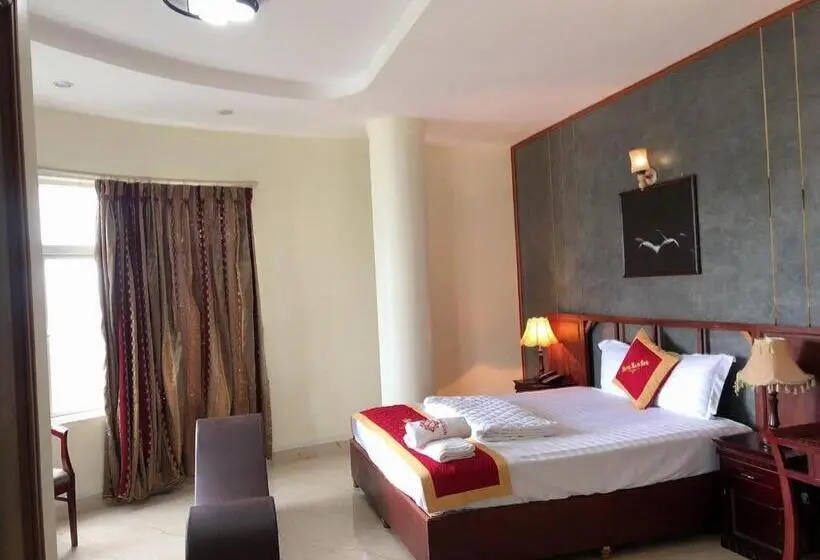 اتاق لوکس, Nam Sơn