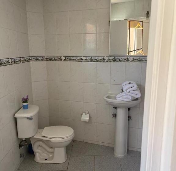 标准三人间, Hostal Villa Italo