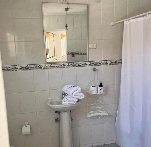 스탠다드 트리플 룸, Hostal Villa Italo