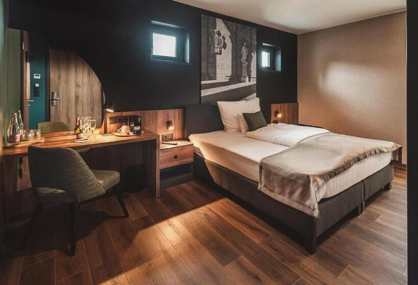 חדר סטנדרט מותאם לאדם עם מוגבלויות, Mediterraneo Luxury Room Esztergom