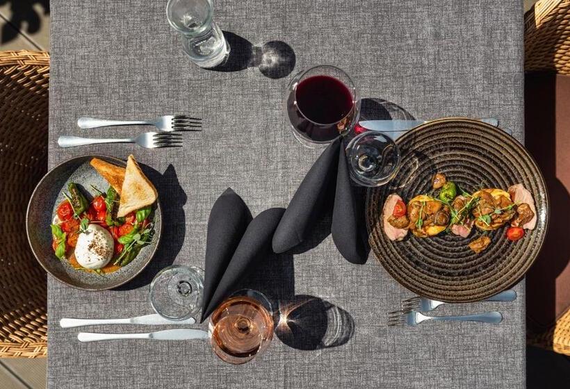 חדר סטנדרט נוף לגינה, Mediterraneo Luxury Room Esztergom