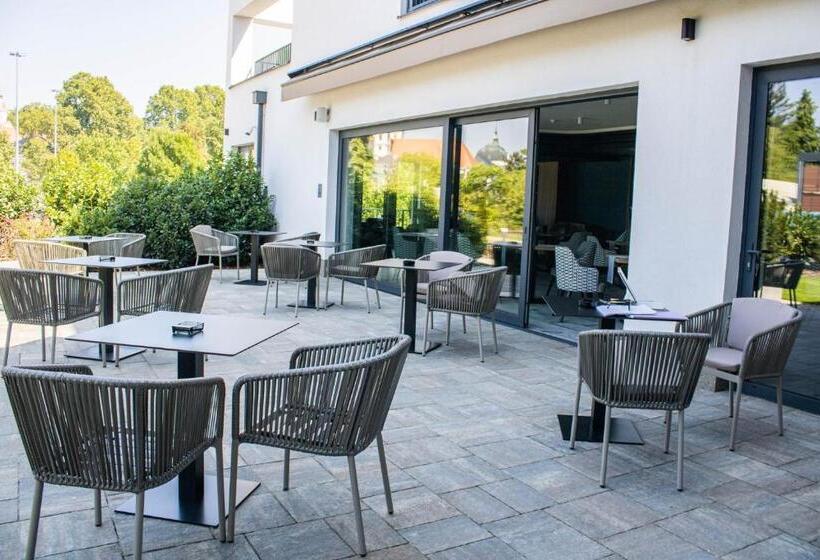 חדר סטנדרט מותאם לאדם עם מוגבלויות, Mediterraneo Luxury Room Esztergom