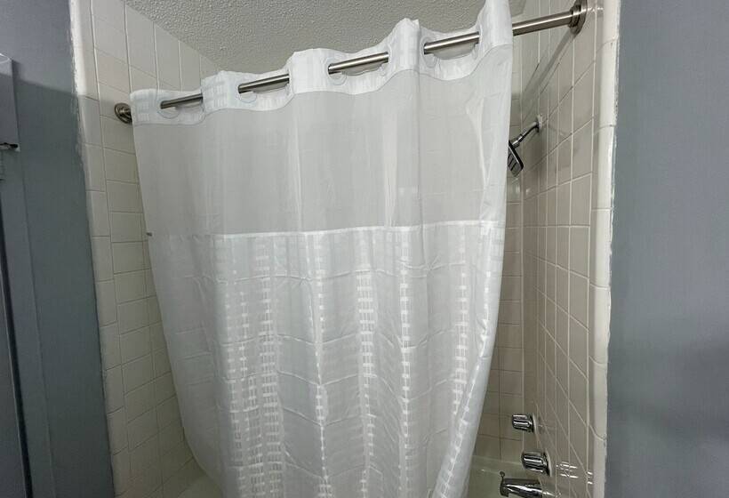 חדר סטנדרט יחיד, Lamplighter Inn By Oyo Charlotte Airport Area