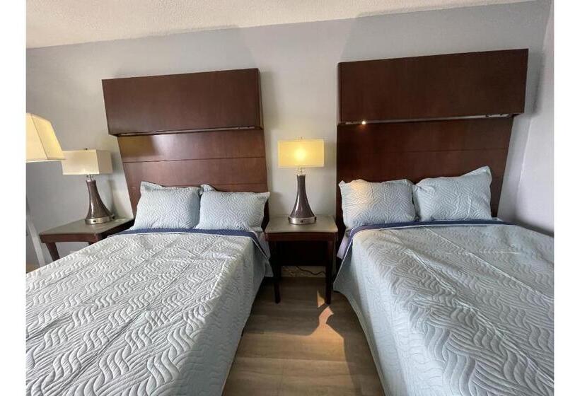 חדר סטנדרט שתי מיטות זוגיות, Lamplighter Inn By Oyo Charlotte Airport Area