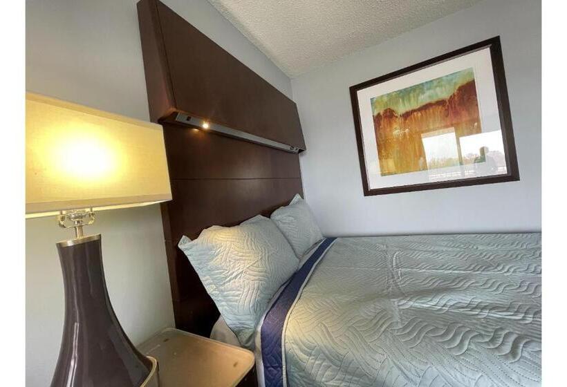 חדר סטנדרט שתי מיטות זוגיות, Lamplighter Inn By Oyo Charlotte Airport Area