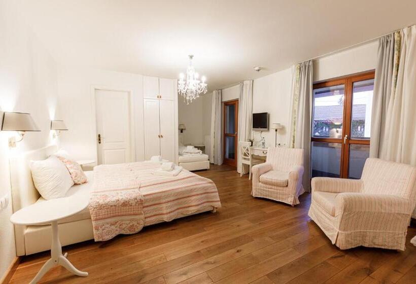 غرفة قياسية ثلاثية, Seebacher Haus