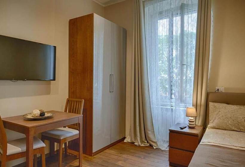 اتاق لوکس یک تخته, Miramare Luxury Suites