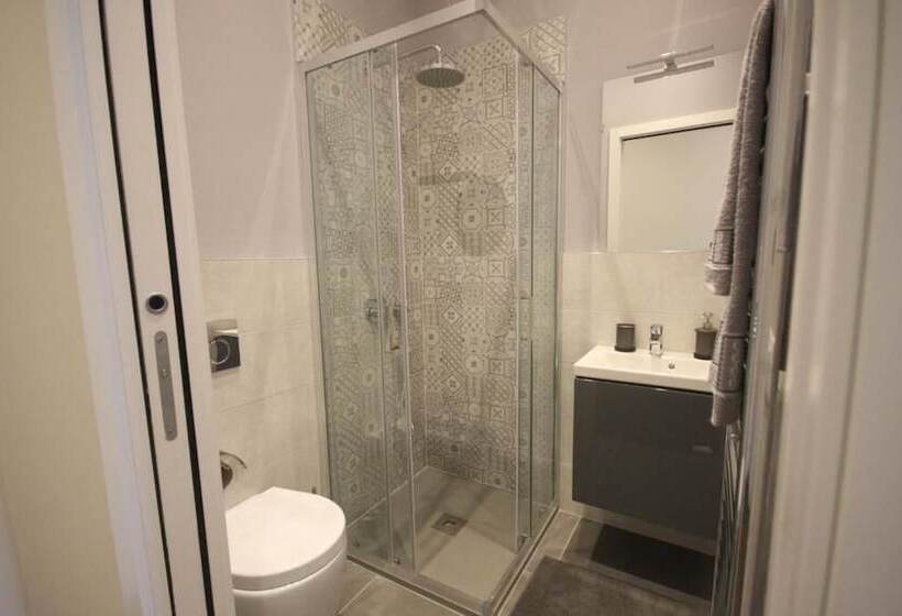 اتاق لوکس یک تخته, Miramare Luxury Suites