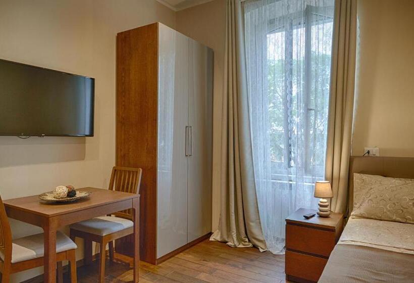 اتاق لوکس یک تخته, Miramare Luxury Suites