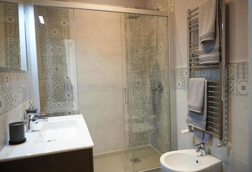 استودیوی لوکس, Miramare Luxury Suites