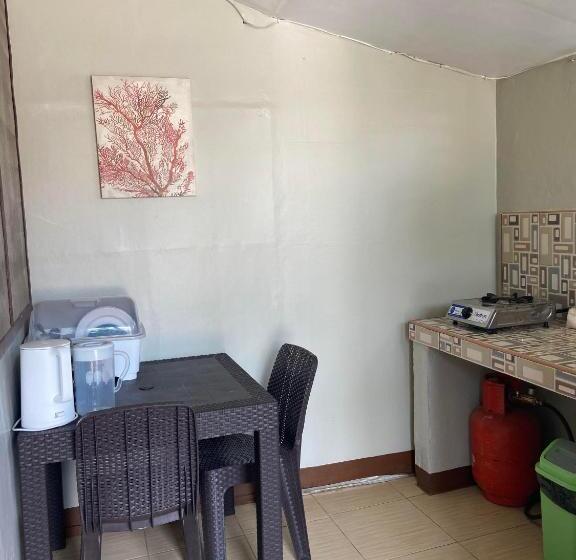 Четырехместный Номер Классик, Alona Bohol Backpackers Hostel
