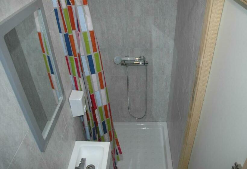 اتاق استاندارد, Welcome Guest House