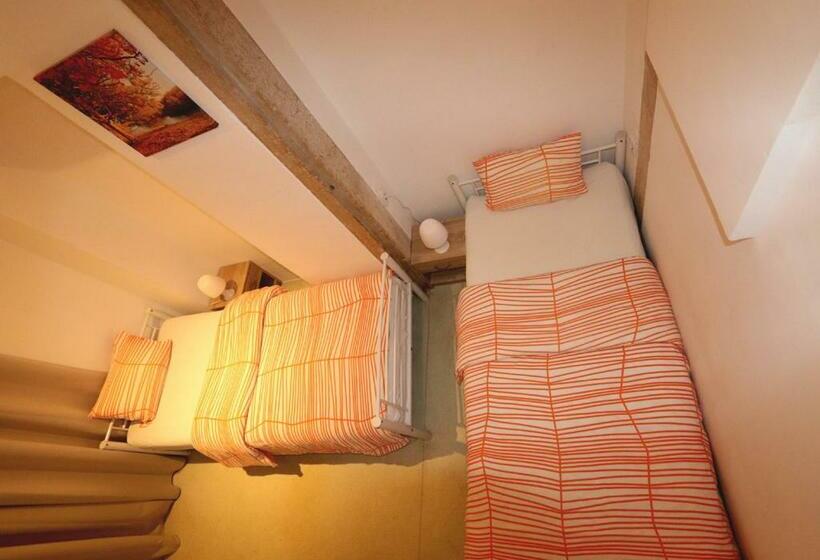 اتاق اکونومی, Welcome Guest House