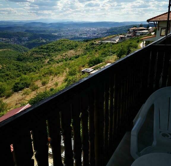 Номер Стандарт с Балконом, Family Hotel Arbanashka Sreshta