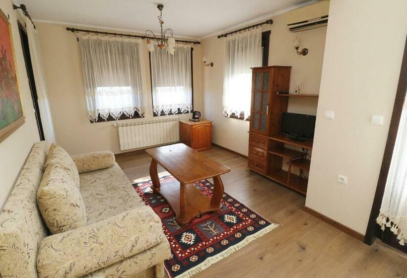 Люкс, Family Hotel Arbanashka Sreshta