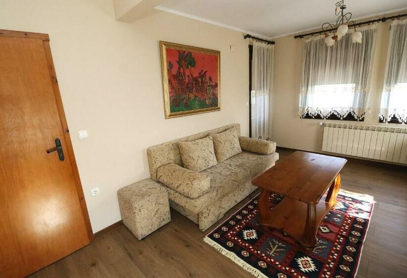 Люкс, Family Hotel Arbanashka Sreshta