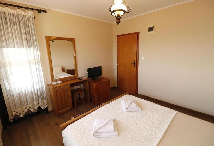 Номер Стандарт с Балконом, Family Hotel Arbanashka Sreshta