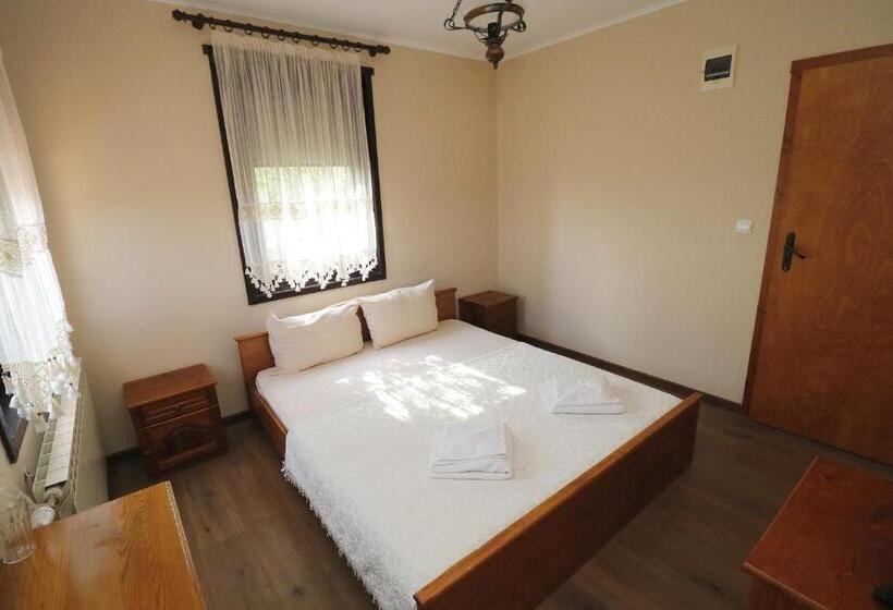 Номер Стандарт с Балконом, Family Hotel Arbanashka Sreshta