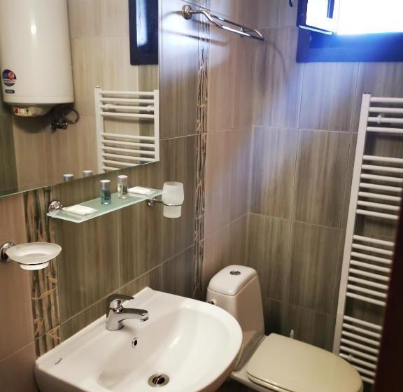 اتاق استاندارد با چشم‌انداز باغ, Family Hotel Arbanashka Sreshta