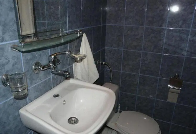 اتاق استاندارد چهار تخته با چشم‌انداز دریا, Family Hotel Balchik