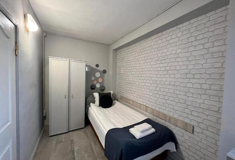 חדר סטנדרט יחיד, Family Hotel Central