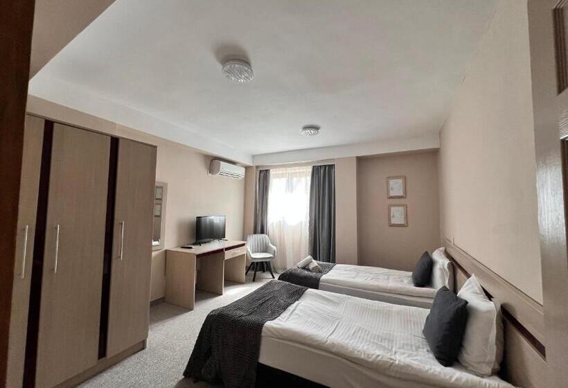 침실 2개 아파트, Family Hotel Central