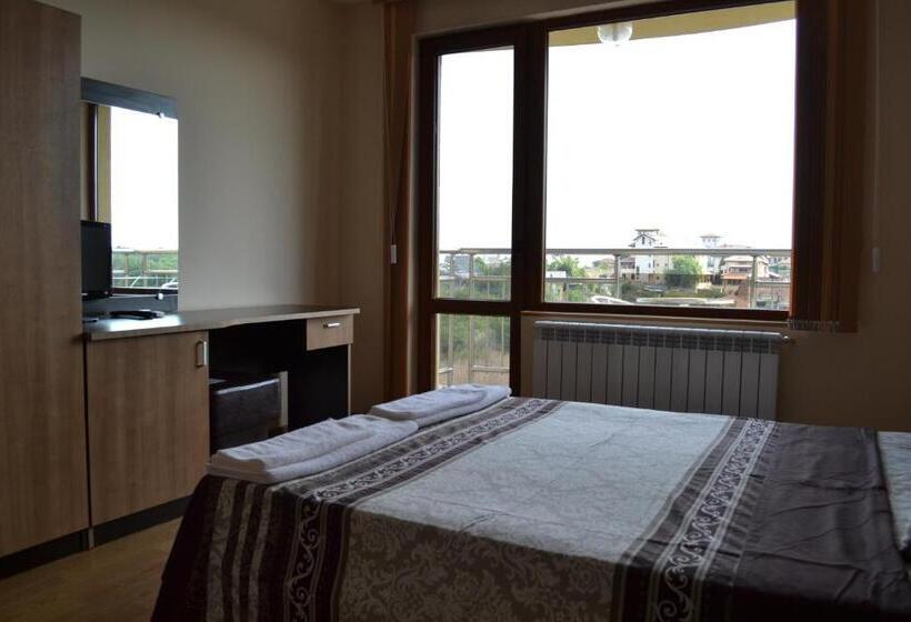 Номер Стандарт с Балконом, Family Hotel Saint George