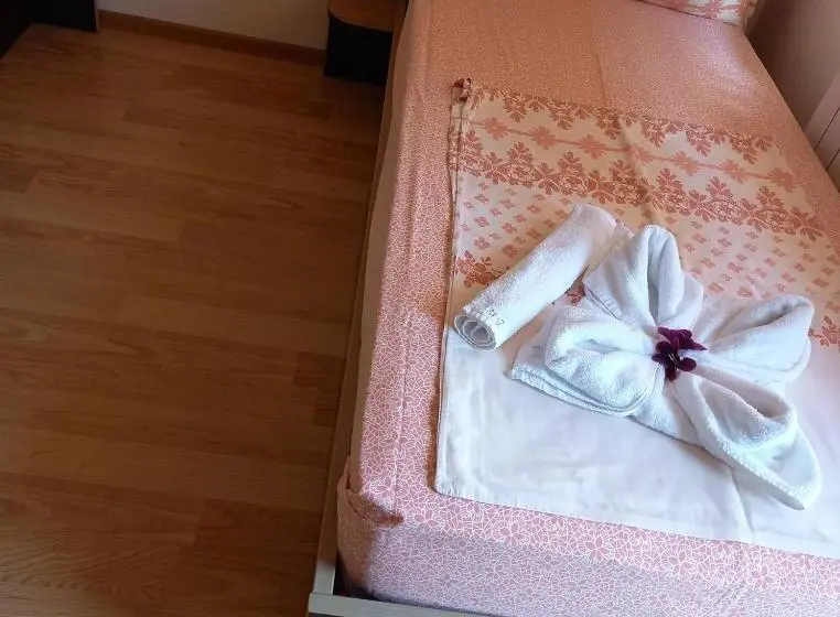 Standard Kolmen Hengen Huone Parveke, Family Hotel Saint George