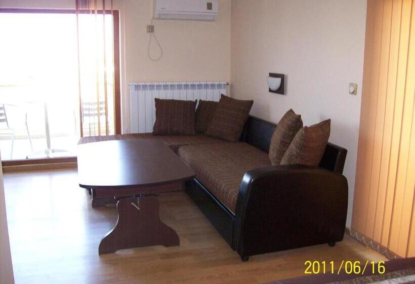 Студио Стандарт с Балконом, Family Hotel Saint George