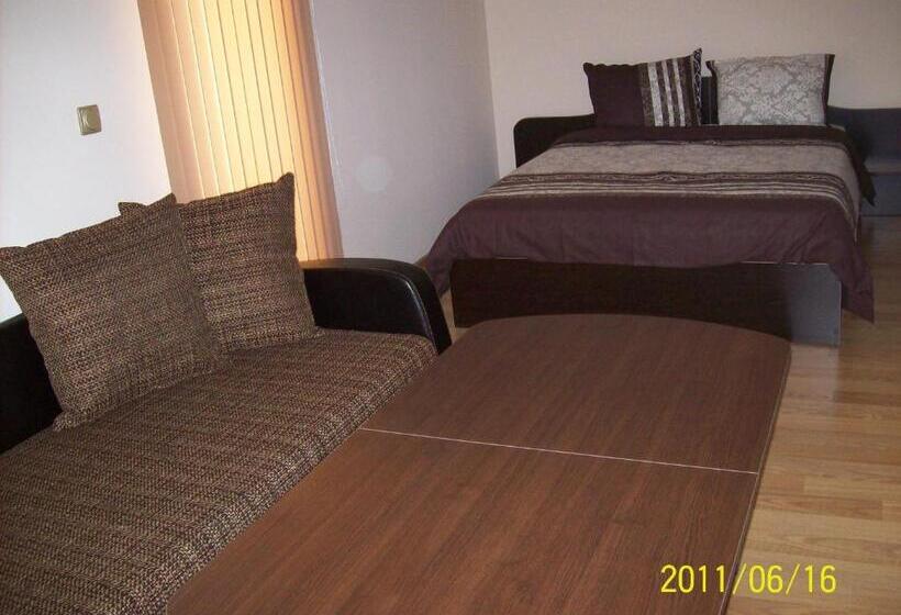 Студио Стандарт с Балконом, Family Hotel Saint George