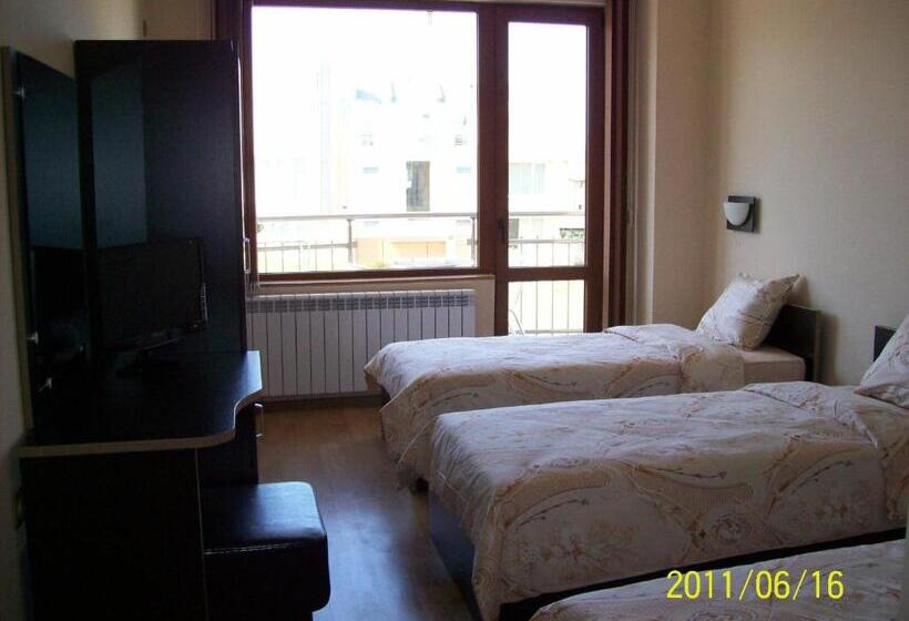 Номер Стандарт Трехместный, Family Hotel Saint George