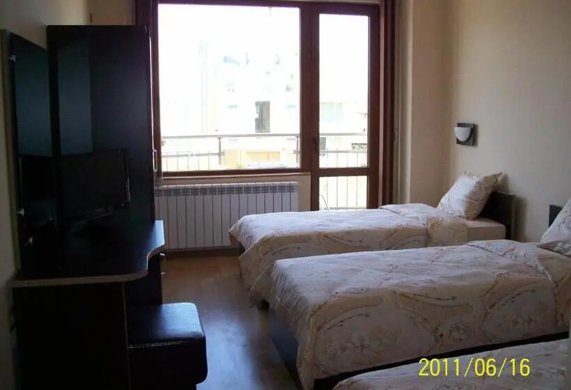 Standard Kolmen Hengen Huone, Family Hotel Saint George